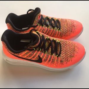 Nike Lunarepic Low Flyknit 2 GS Girls 4.5 Y Pink